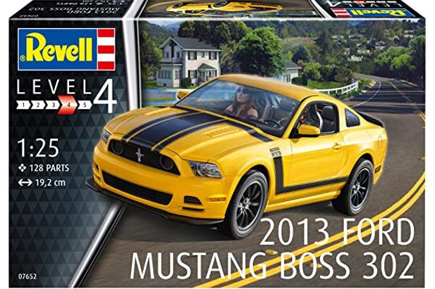 Revell 1:25 7652 2013 Ford Mustang Boss 302