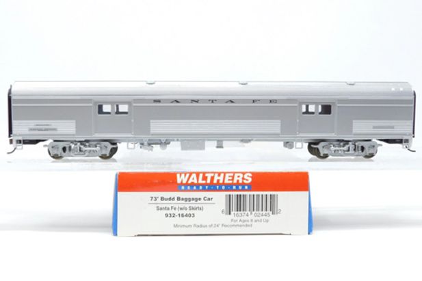 Walthers 932-16403 73ft Budd Baggage Car Santa Fe